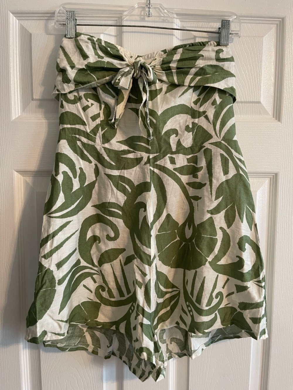 SHEIN Green and White Tropical Print Strapless  romper